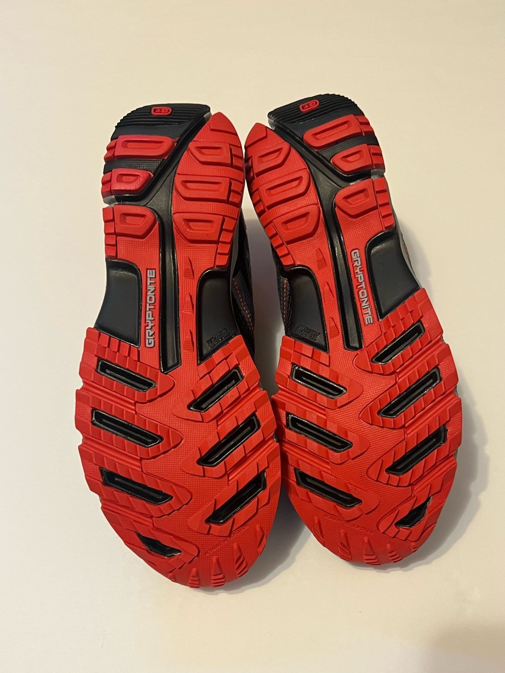Columbia Men’s Black and Orange Trail Sneakers - Picture 6 of 9